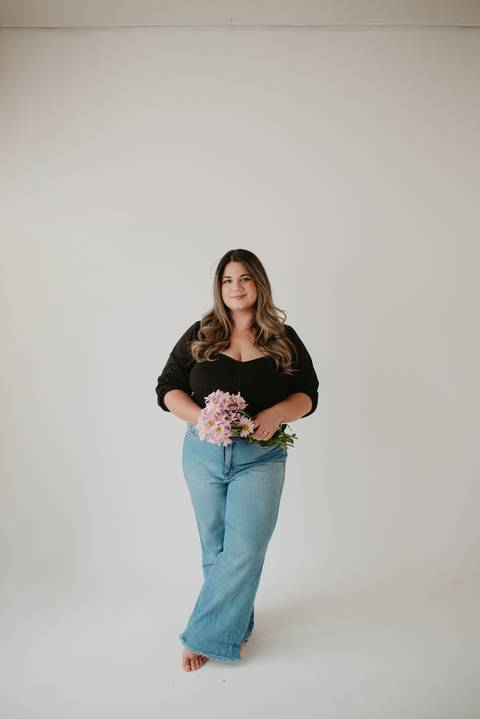 ensaio feminino em campo grande, ensaio aniversario, 30 anos, ensaio criativo; fotos mulher; franciele duailibi; fotografo em campo grande; ensaio estudio aniversario; fotos aniversario adulto'