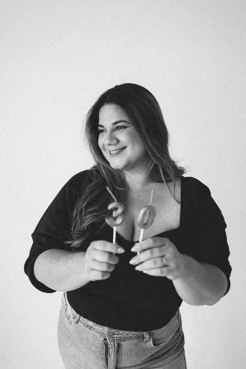 ensaio feminino em campo grande, ensaio aniversario, 30 anos, ensaio criativo; fotos mulher; franciele duailibi; fotografo em campo grande; ensaio estudio aniversario; fotos aniversario adulto'