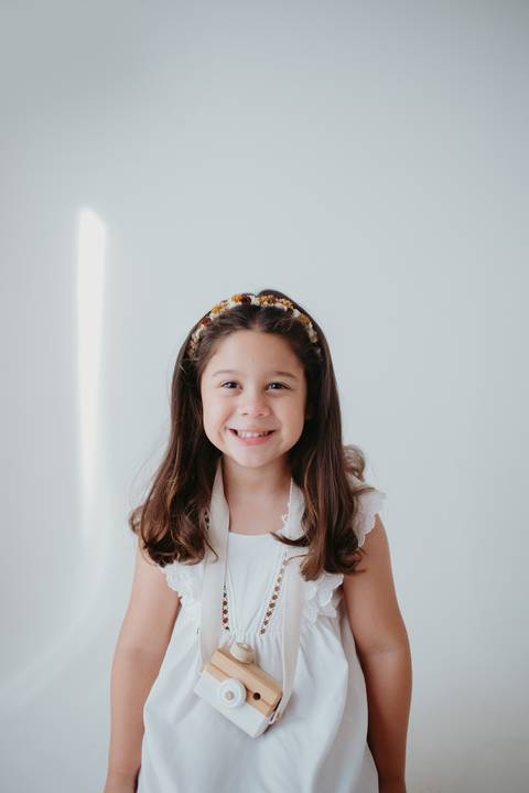 ensaio criança; ensaio 5 anos; ensaio menina; balao; ensaio no estudio; fotos com balão dourado; fotos com confete; ensaio com confete; ensaio divertido; ensaio para criança'