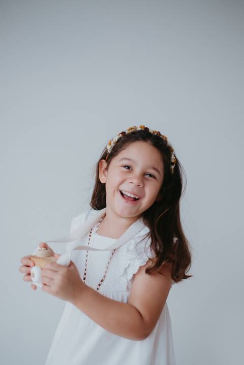 ensaio criança; ensaio 5 anos; ensaio menina; balao; ensaio no estudio; fotos com balão dourado; fotos com confete; ensaio com confete; ensaio divertido; ensaio para criança'