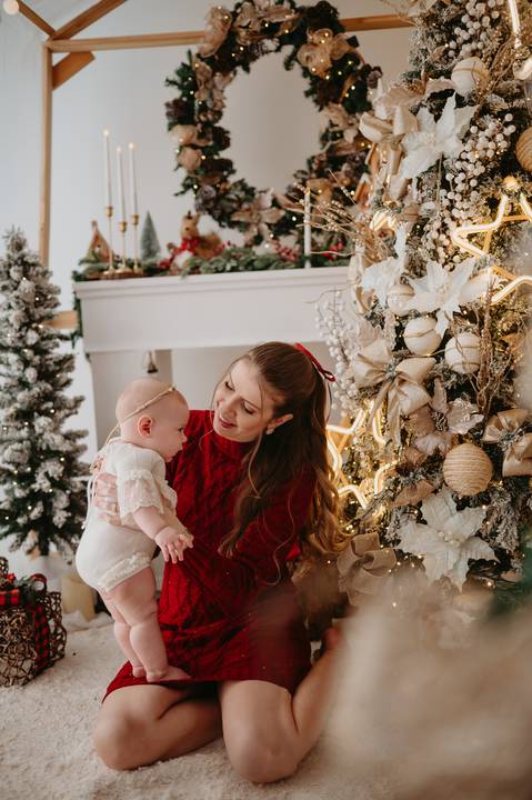 sessao de natal; ensaio de natal; sessão de natal campo grande ; mini sessao; fotos de natal; mini sessao natalina ; campo grande; fotografa em campo grande; sessao no estudio de natal ; franciele duailibi photography; cenario de natal; foto de bebe; '