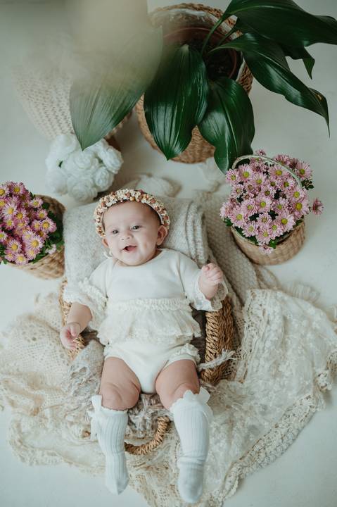 ensaio bebe menina 3 meses no estudio, estilo boho, ensaio pinterest; fotos em familia no estudio; estudio em campo grande; bebe menina; ensaio de criança; franciele duailibi fotografia'