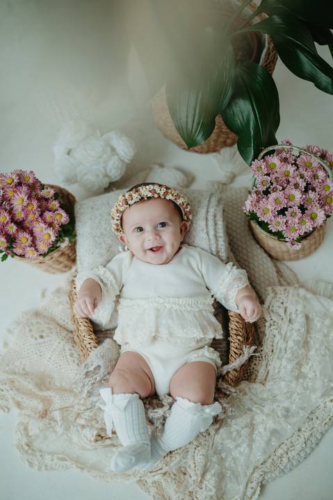 ensaio bebe menina 3 meses no estudio, estilo boho, ensaio pinterest; fotos em familia no estudio; estudio em campo grande; bebe menina; ensaio de criança; franciele duailibi fotografia'