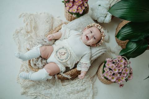 ensaio bebe menina 3 meses no estudio, estilo boho, ensaio pinterest; fotos em familia no estudio; estudio em campo grande; bebe menina; ensaio de criança; franciele duailibi fotografia'