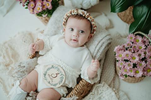 ensaio bebe menina 3 meses no estudio, estilo boho, ensaio pinterest; fotos em familia no estudio; estudio em campo grande; bebe menina; ensaio de criança; franciele duailibi fotografia'