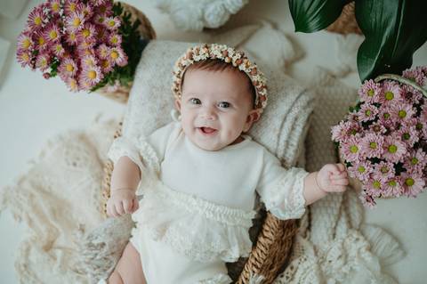 ensaio bebe menina 3 meses no estudio, estilo boho, ensaio pinterest; fotos em familia no estudio; estudio em campo grande; bebe menina; ensaio de criança; franciele duailibi fotografia'