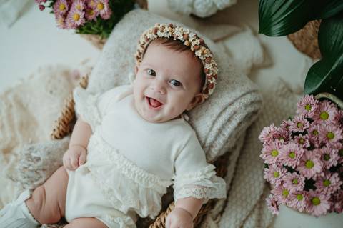ensaio bebe menina 3 meses no estudio, estilo boho, ensaio pinterest; fotos em familia no estudio; estudio em campo grande; bebe menina; ensaio de criança; franciele duailibi fotografia'