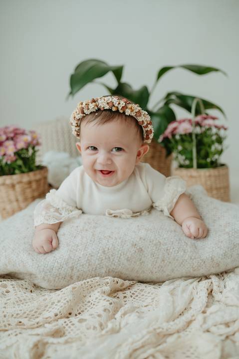 ensaio bebe menina 3 meses no estudio, estilo boho, ensaio pinterest; fotos em familia no estudio; estudio em campo grande; bebe menina; ensaio de criança; franciele duailibi fotografia'