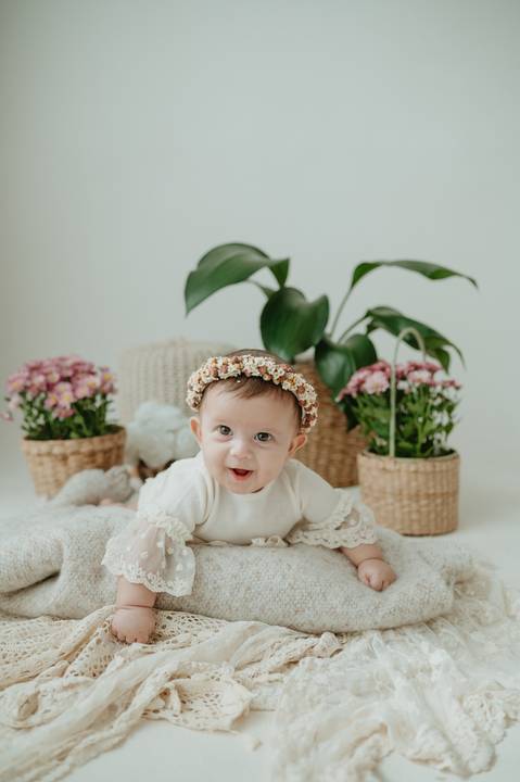 ensaio bebe menina 3 meses no estudio, estilo boho, ensaio pinterest; fotos em familia no estudio; estudio em campo grande; bebe menina; ensaio de criança; franciele duailibi fotografia'