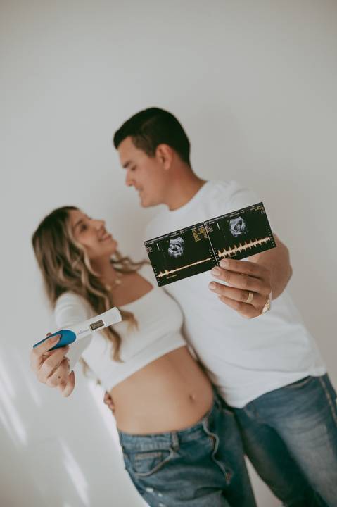 #ensaiorevelação ; franciele duailibi ; fotografo em campo grande; fotos revelação sexo do bebe; ensaio de gravida em campo grande; ; maternidade campo grande; fotografo de gravida; surpresa de gravida, revelação com tinta, surpresa com tinta'