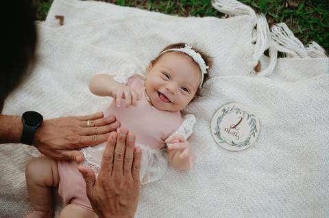 ensaio bebe menina 2 meses no estudio, estilo boho, ensaio pinterest; fotos em familia no estudio; estudio em campo grande; bebe menina; ensaio de criança; franciele duailibi fotografia; ensaio'
