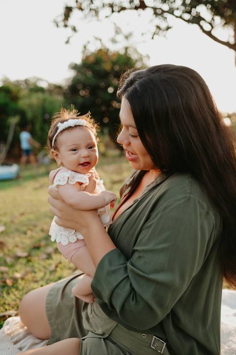 ensaio bebe menina 2 meses no estudio, estilo boho, ensaio pinterest; fotos em familia no estudio; estudio em campo grande; bebe menina; ensaio de criança; franciele duailibi fotografia; ensaio'