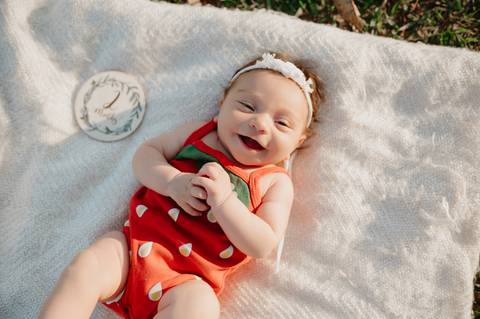 ensaio bebe menina 2 meses no estudio, estilo boho, ensaio pinterest; fotos em familia no estudio; estudio em campo grande; bebe menina; ensaio de criança; franciele duailibi fotografia; ensaio'