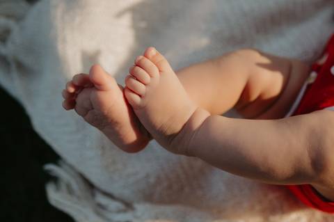 ensaio bebe menina 2 meses no estudio, estilo boho, ensaio pinterest; fotos em familia no estudio; estudio em campo grande; bebe menina; ensaio de criança; franciele duailibi fotografia; ensaio'