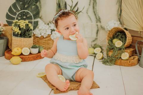 mini sessão; ensaio infantil; sessao limao; ensaio limaozinho; sessao limao ;sessao com frutinhas; fotos com limao; fotografa campo grande; fotos de bebes; maternidade; campo grande; mini ensaio; acompanhamento de bebe, introducao alimentar'