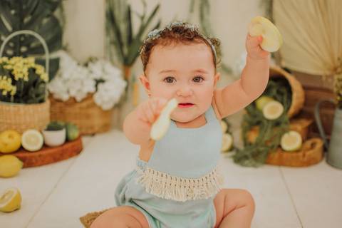mini sessão; ensaio infantil; sessao limao; ensaio limaozinho; sessao limao ;sessao com frutinhas; fotos com limao; fotografa campo grande; fotos de bebes; maternidade; campo grande; mini ensaio; acompanhamento de bebe, introducao alimentar'