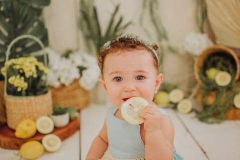 mini sessão; ensaio infantil; sessao limao; ensaio limaozinho; sessao limao ;sessao com frutinhas; fotos com limao; fotografa campo grande; fotos de bebes; maternidade; campo grande; mini ensaio; acompanhamento de bebe, introducao alimentar'