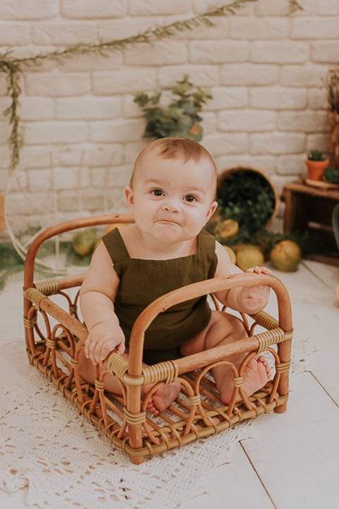 mini sessão; ensaio infantil; sessao com laranja; ensaio laranja; sessao bebe com laranja ;sessao com frutinhas; fotos com laranja; fotografa campo grande; fotos de bebes; maternidade; campo grande; mini ensaio; acompanhamento de bebe, introducao alimenta'