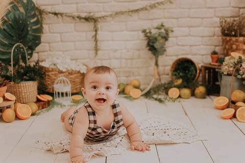 mini sessão; ensaio infantil; sessao com laranja; ensaio laranja; sessao bebe com laranja ;sessao com frutinhas; fotos com laranja; fotografa campo grande; fotos de bebes; maternidade; campo grande; mini ensaio; acompanhamento de bebe, introducao alimenta'