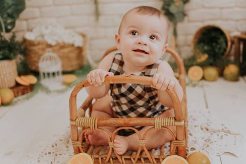 mini sessão; ensaio infantil; sessao com laranja; ensaio laranja; sessao bebe com laranja ;sessao com frutinhas; fotos com laranja; fotografa campo grande; fotos de bebes; maternidade; campo grande; mini ensaio; acompanhamento de bebe, introducao alimenta'