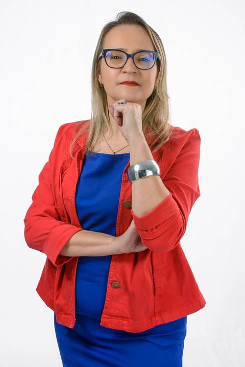 Alessandra Julio Paes'