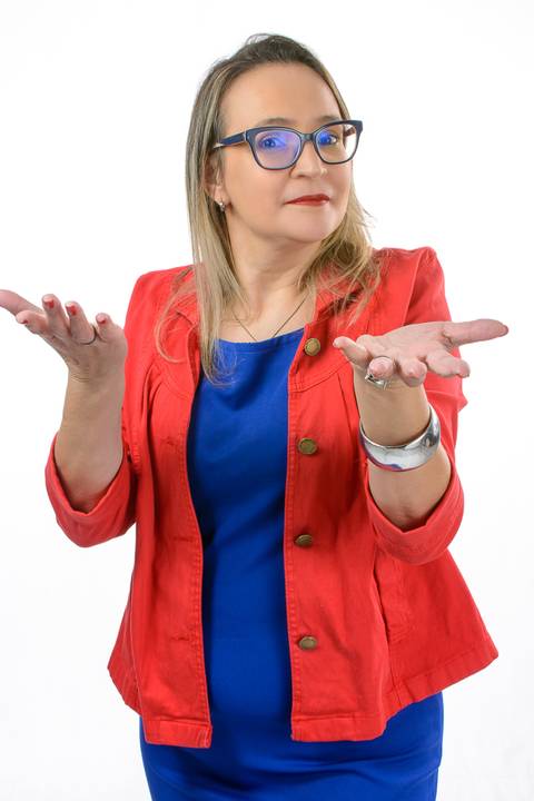 Alessandra Julio Paes'