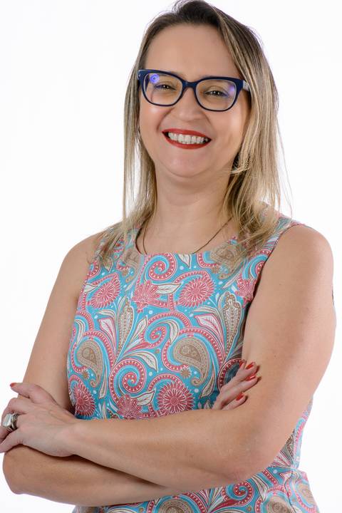 Alessandra Julio Paes'