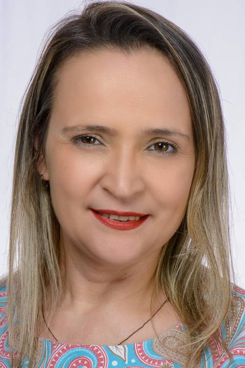 Alessandra Julio Paes'