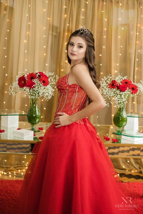 Manuela 15 anos - Frente da Mesa - Avante - Santo Antônio de Lisboa - Florianópolis - Floripa - Vestido vermelho 15 anos '