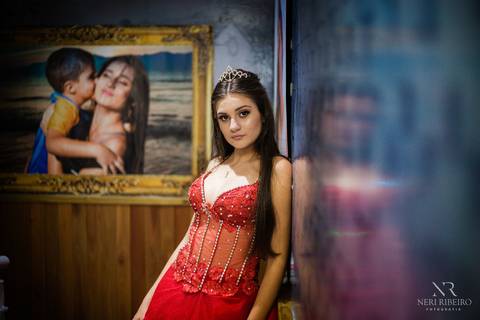 Manuela 15 anos - Frente da Mesa - Avante - Santo Antônio de Lisboa - Florianópolis - Floripa - Vestido vermelho 15 anos'