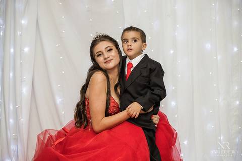Manuela 15 anos - Frente da Mesa - Avante - Santo Antônio de Lisboa - Florianópolis - Floripa - Vestido vermelho 15 anos '