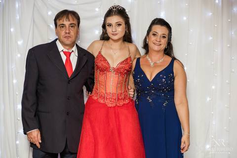 Manuela 15 anos - Frente da Mesa - Avante - Santo Antônio de Lisboa - Florianópolis - Floripa - Vestido vermelho 15 anos '