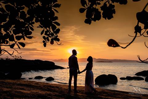 Ensaio casal Sara & Jeco - Pre Wedding - Ensaio na praia - Ensaio Florianópolis - Ensaio pria Floripa - Pré Casamento'