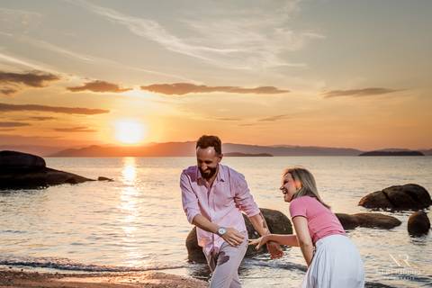 Ensaio casal Sara & Jeco - Pre Wedding - Ensaio na praia - Ensaio Florianópolis - Ensaio pria Floripa - Pré Casamento'