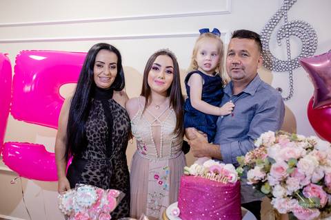 15 anos, making off 15 anos, make 15 anos, 15 anos floripa, 15 anos florianópolis, delícias do campo, fuzz salão de beleza, fuzz cabeleireiro, primavera garden, vestido 15 anos, makinf off 15 anos, decoração 15 anos'