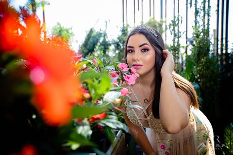 15 anos, making off 15 anos, make 15 anos, 15 anos floripa, 15 anos florianópolis, delícias do campo, fuzz salão de beleza, fuzz cabeleireiro, primavera garden, vestido 15 anos, makinf off 15 anos, flores 15 anos, floricutura, ensaio floricultura'