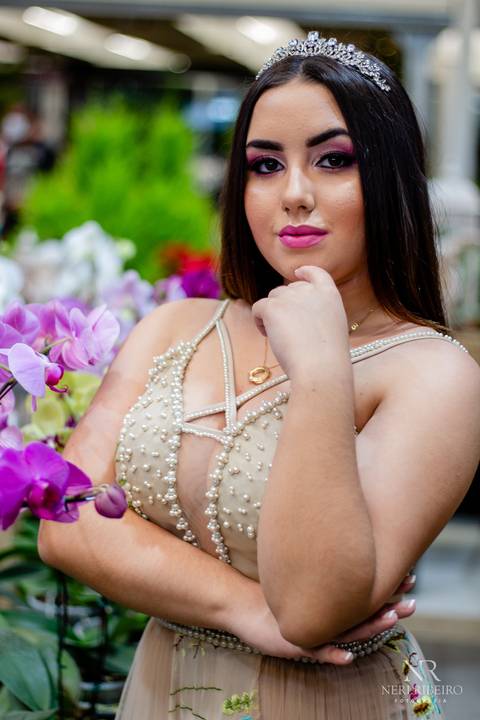 15 anos, making off 15 anos, make 15 anos, 15 anos floripa, 15 anos florianópolis, delícias do campo, fuzz salão de beleza, fuzz cabeleireiro, primavera garden, vestido 15 anos, makinf off 15 anos, flores 15 anos, floricutura, ensaio floricultura'