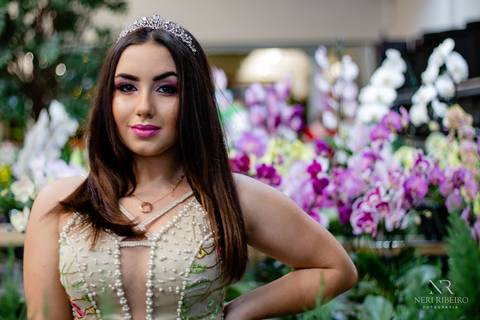 15 anos, making off 15 anos, make 15 anos, 15 anos floripa, 15 anos florianópolis, delícias do campo, fuzz salão de beleza, fuzz cabeleireiro, primavera garden, vestido 15 anos, makinf off 15 anos, flores 15 anos, floricutura, ensaio floricultura'