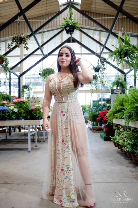 15 anos, making off 15 anos, make 15 anos, 15 anos floripa, 15 anos florianópolis, delícias do campo, fuzz salão de beleza, fuzz cabeleireiro, primavera garden, vestido 15 anos, makinf off 15 anos, flores 15 anos, floricutura, ensaio floricultura'