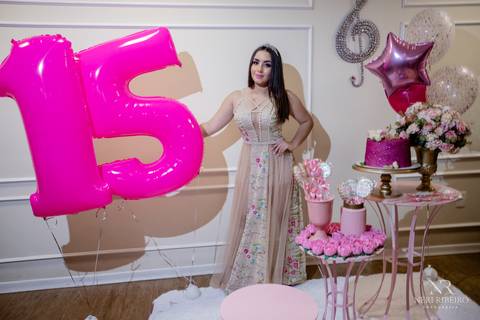 15 anos, making off 15 anos, make 15 anos, 15 anos floripa, 15 anos florianópolis, delícias do campo, fuzz salão de beleza, fuzz cabeleireiro, primavera garden, vestido 15 anos, makinf off 15 anos, flores 15 anos, floricutura, ensaio floricultura'