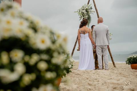 Casamento Cachoeira do Bom Jesus, Florianópolis, Tea House Floripa, Csamento Florianópolis, Fotógrafo Casamento, entrada da noiva, pai da noiva, casamento praia de Florianópolis, casamento Floripa'