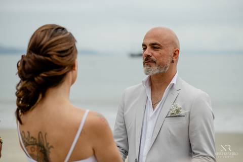 Casamento Cachoeira do Bom Jesus, Florianópolis, Tea House Floripa, Csamento Florianópolis, Fotógrafo Casamento, entrada da noiva, pai da noiva, casamento praia de Florianópolis, casamento Floripa'
