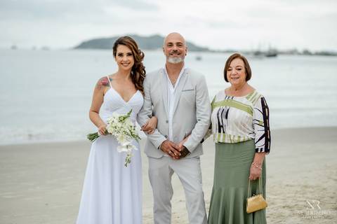 Casamento Cachoeira do Bom Jesus, Florianópolis, Tea House Floripa, Csamento Florianópolis, Fotógrafo Casamento, entrada da noiva, pai da noiva, casamento praia de Florianópolis, casamento Floripa, aliança de casamento'