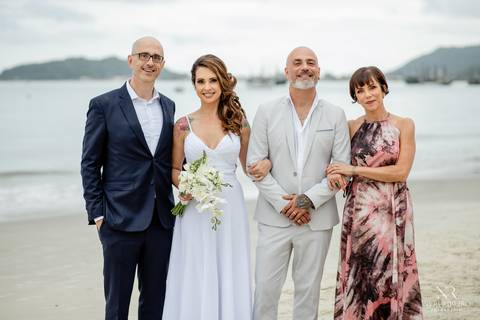 Casamento Cachoeira do Bom Jesus, Florianópolis, Tea House Floripa, Csamento Florianópolis, Fotógrafo Casamento, entrada da noiva, pai da noiva, casamento praia de Florianópolis, casamento Floripa, aliança de casamento'