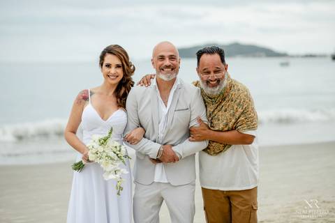 Casamento Cachoeira do Bom Jesus, Florianópolis, Tea House Floripa, Csamento Florianópolis, Fotógrafo Casamento, entrada da noiva, pai da noiva, casamento praia de Florianópolis, casamento Floripa, aliança de casamento'