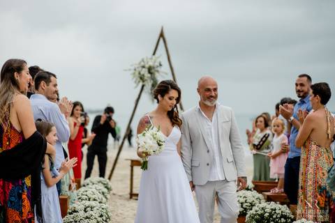 Casamento Cachoeira do Bom Jesus, Florianópolis, Tea House Floripa, Csamento Florianópolis, Fotógrafo Casamento, entrada da noiva, pai da noiva, casamento praia de Florianópolis, casamento Floripa, aliança de casamento'