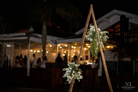 Casamento Cachoeira do Bom Jesus, Florianópolis, Tea House Floripa, Csamento Florianópolis, Fotógrafo Casamento, entrada da noiva, pai da noiva, casamento praia de Florianópolis, casamento Floripa, balada, vestido da noiva'