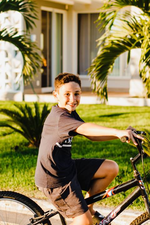 passeio-de-bicicleta-pôr-do-sol'