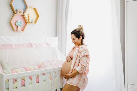 fotos-de-gestante-quarto-bebê-menina'