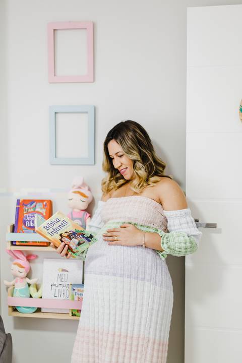 fotos-de-gestante-quarto-bebê-menina'